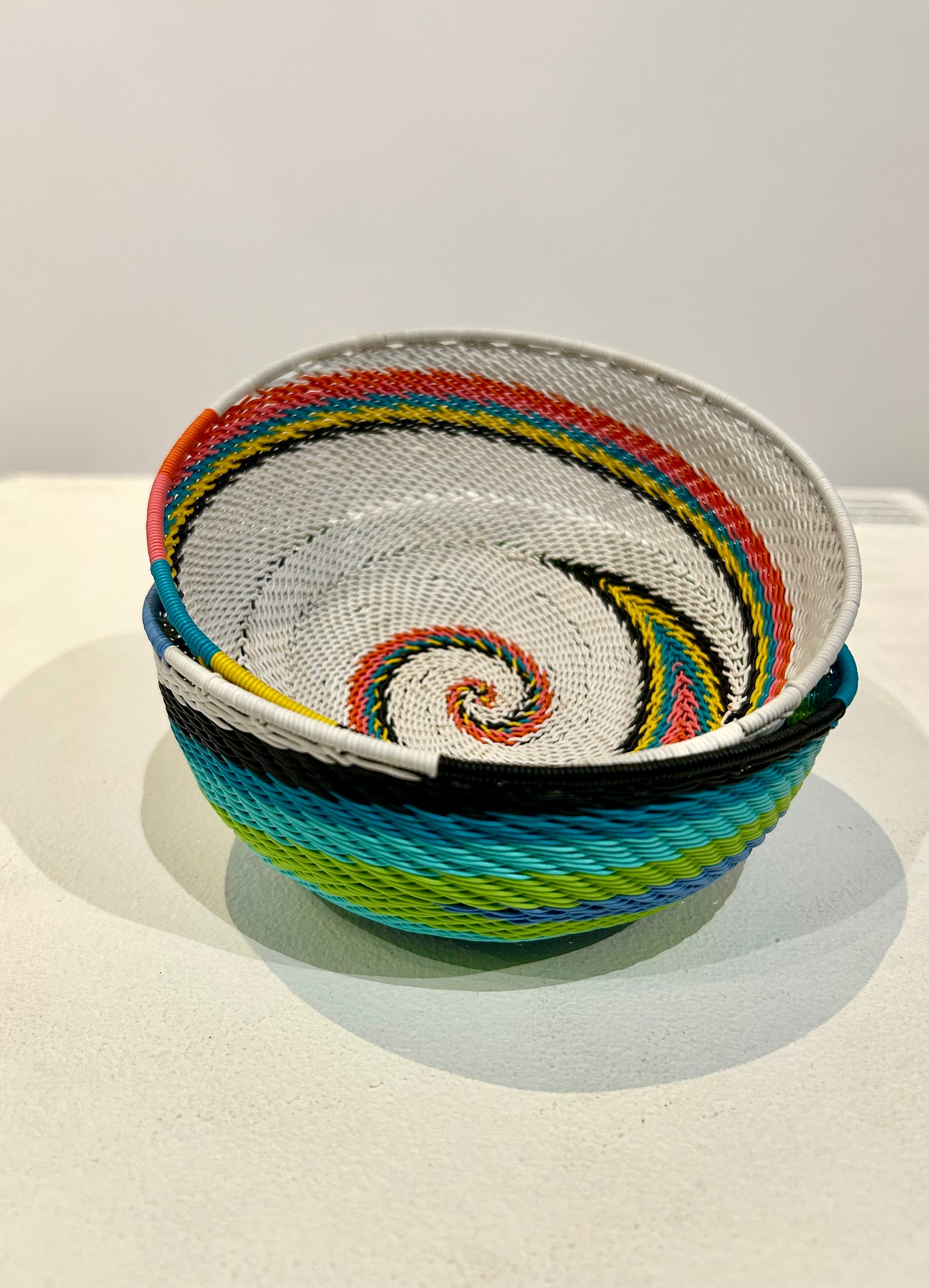 Telephone wire, medium bowl.